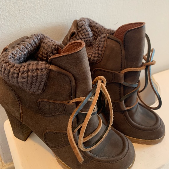 Brown booties - Picture 5 of 7